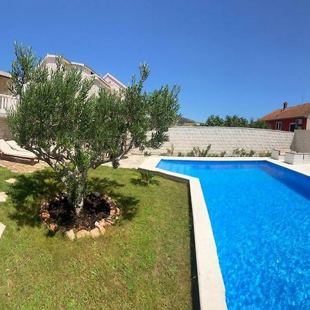 Villa Mediterra Garden&Pool Bol Buitenkant foto