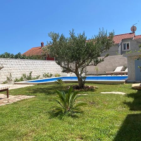 Villa Mediterra Garden&Pool Bol Buitenkant foto