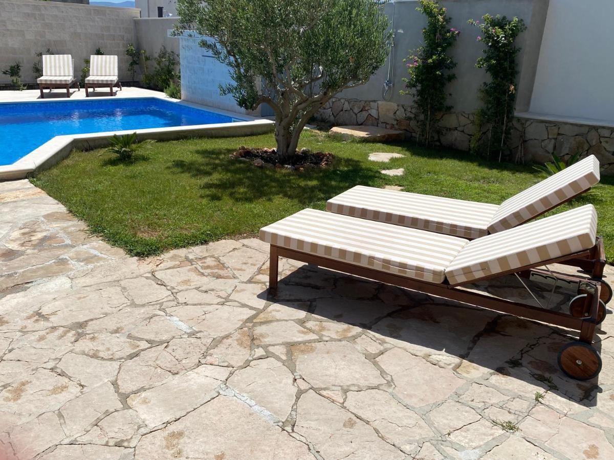 Villa Mediterra Garden&Pool Bol Buitenkant foto