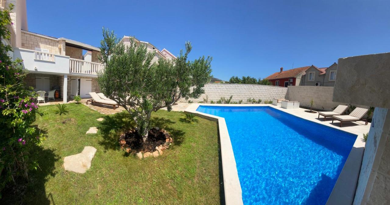 Villa Mediterra Garden&Pool Bol Buitenkant foto