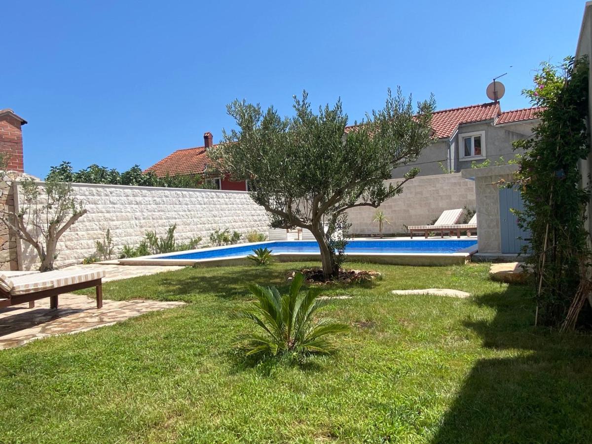 Villa Mediterra Garden&Pool Bol Buitenkant foto