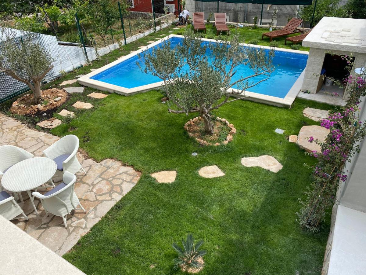 Villa Mediterra Garden&Pool Bol Buitenkant foto