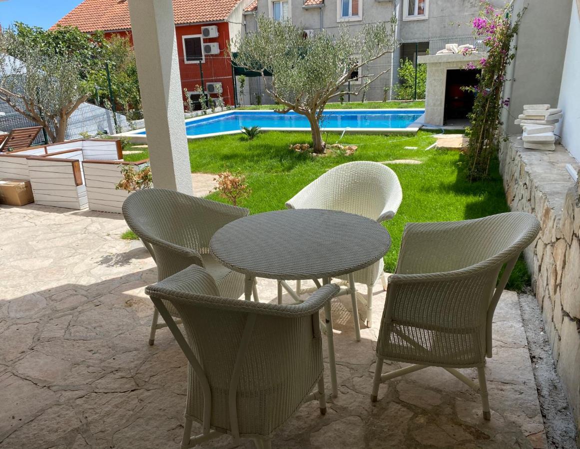 Villa Mediterra Garden&Pool Bol Buitenkant foto